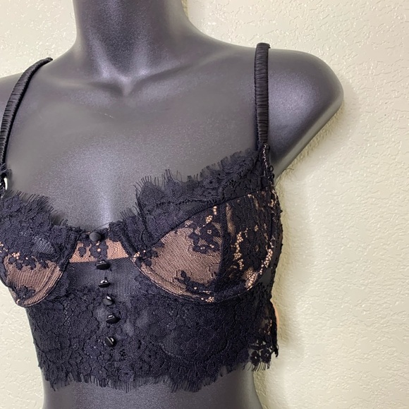 Black Floral Lace Under Wire Bra With Ajustable Straps and Gold Hardwear Small - Picture 4 of 10